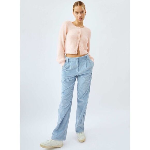 Aritiza Sunday Best Carmen Cardigan - Picture 3 of 10